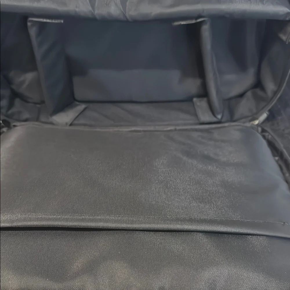 Black Leather Laptop Bag with Sturdy Handle and Flap Closure - Picture 7 of 12